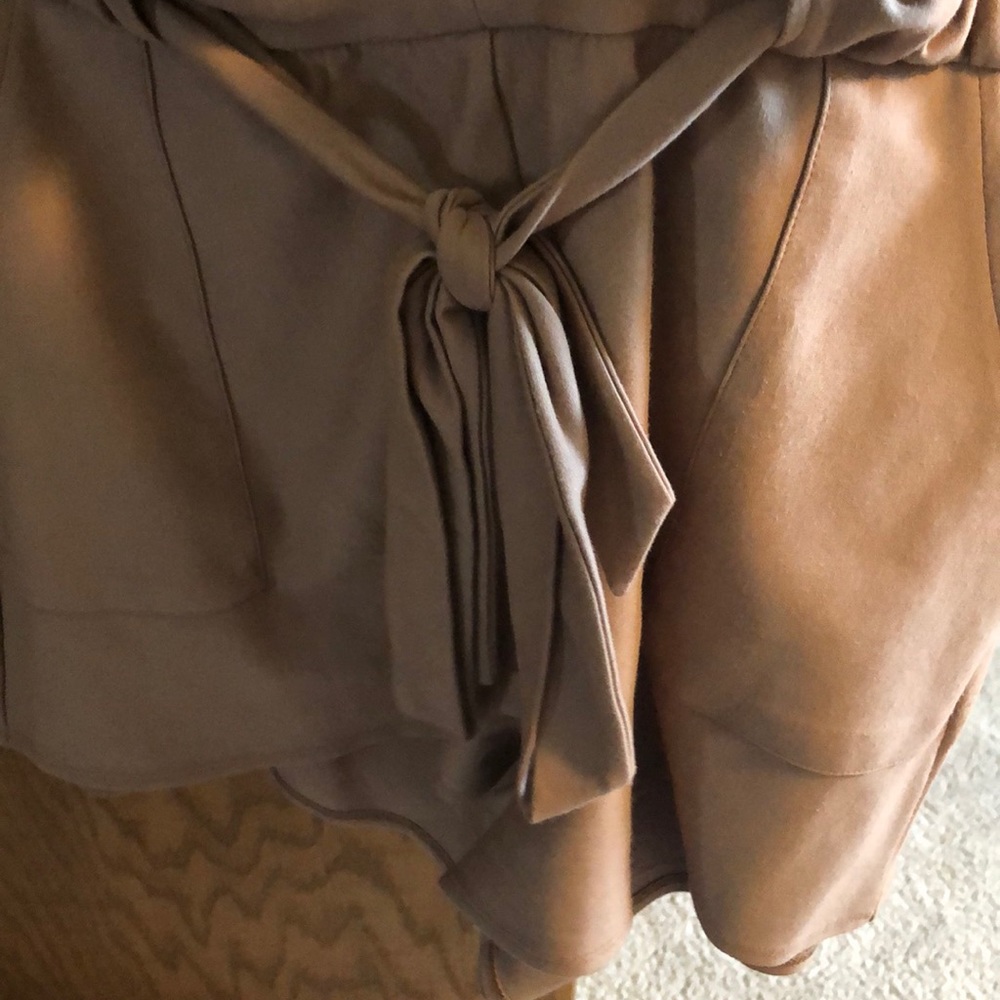 Shorts - Picture 4 of 5